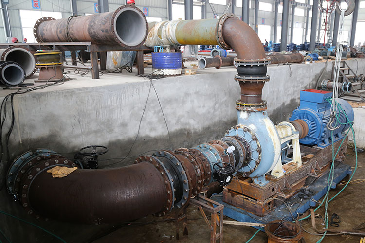 DN350的UHB-ZK水泵正在測(cè)試中