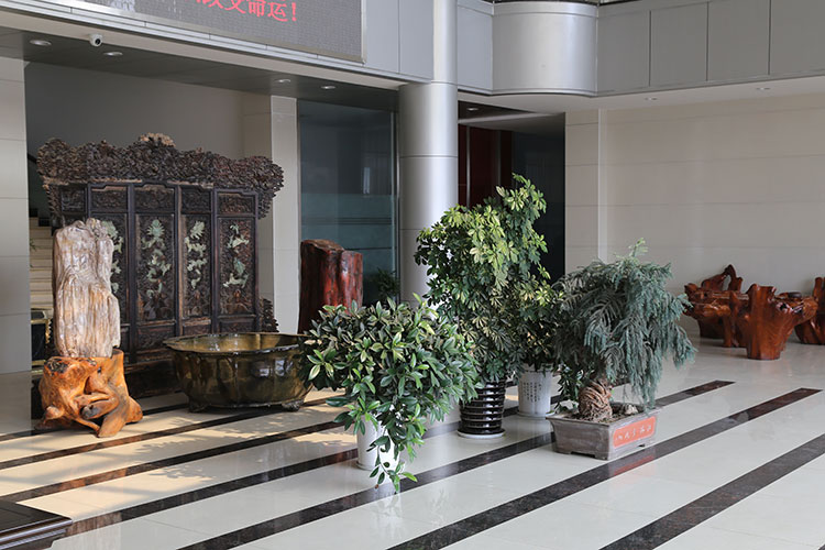 古色古香的屏風、玉石